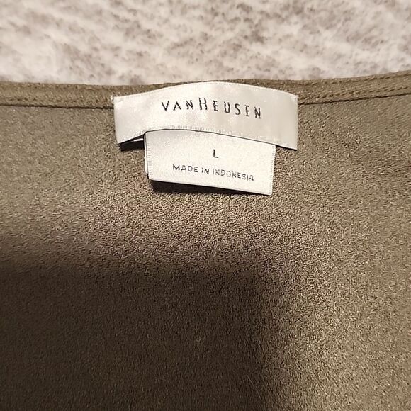 Van Heusen- tank - Picture 4 of 5